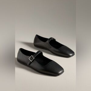 Elise Mary Janes
Jeffrey Campbell
In Black